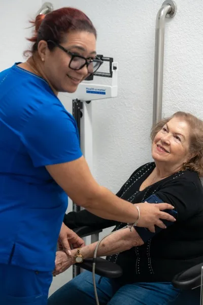 Atención médica personalizada en Tu Familia Health Center Hialeah